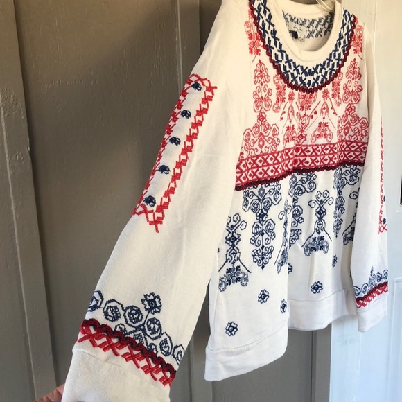 Lucky Lotus Embroidered Top Sweatshirt Womens Size L - Picture 6 of 10